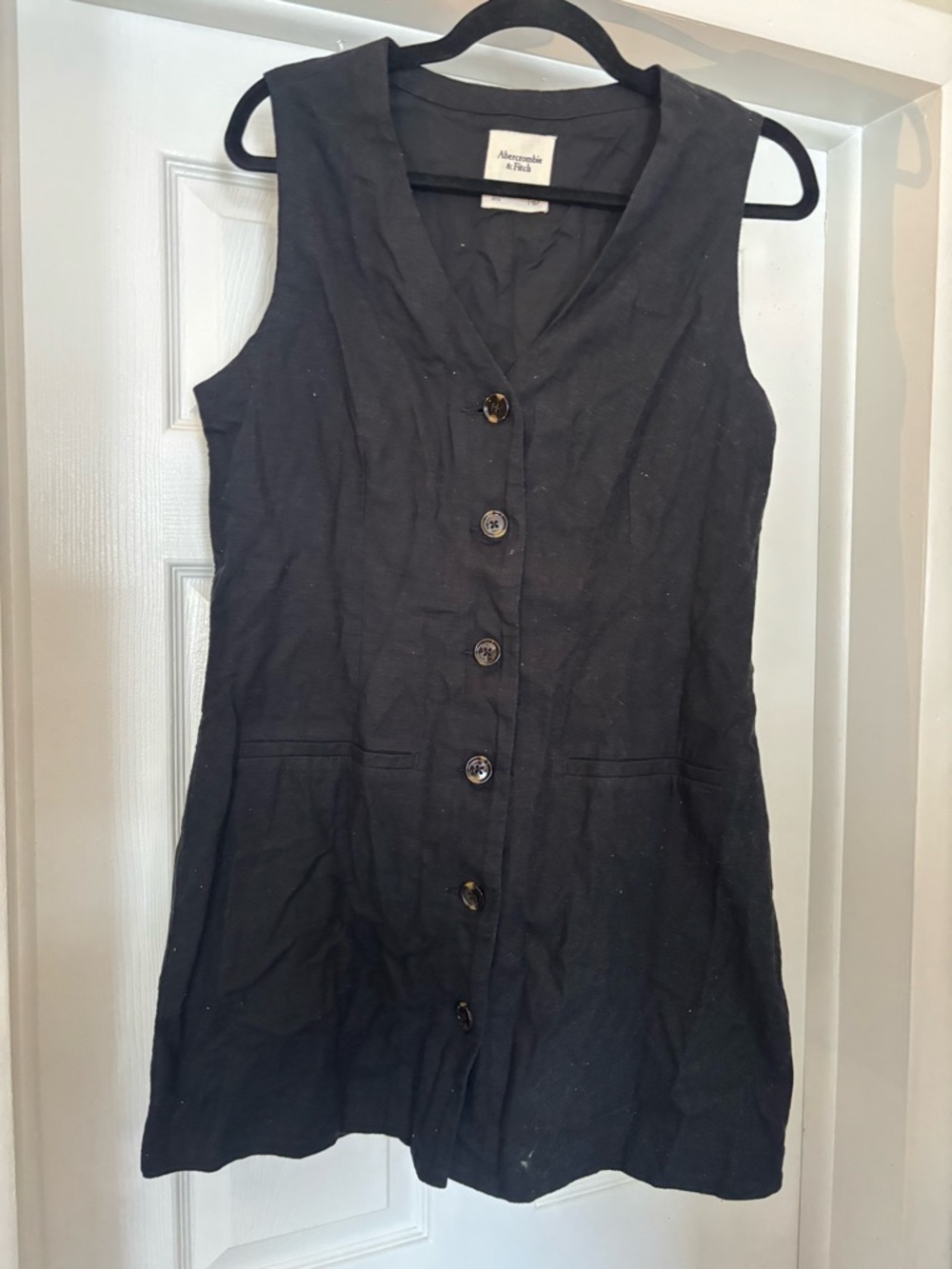 Abercrombie & Fitch Black Sleeveless Button-Front Dress